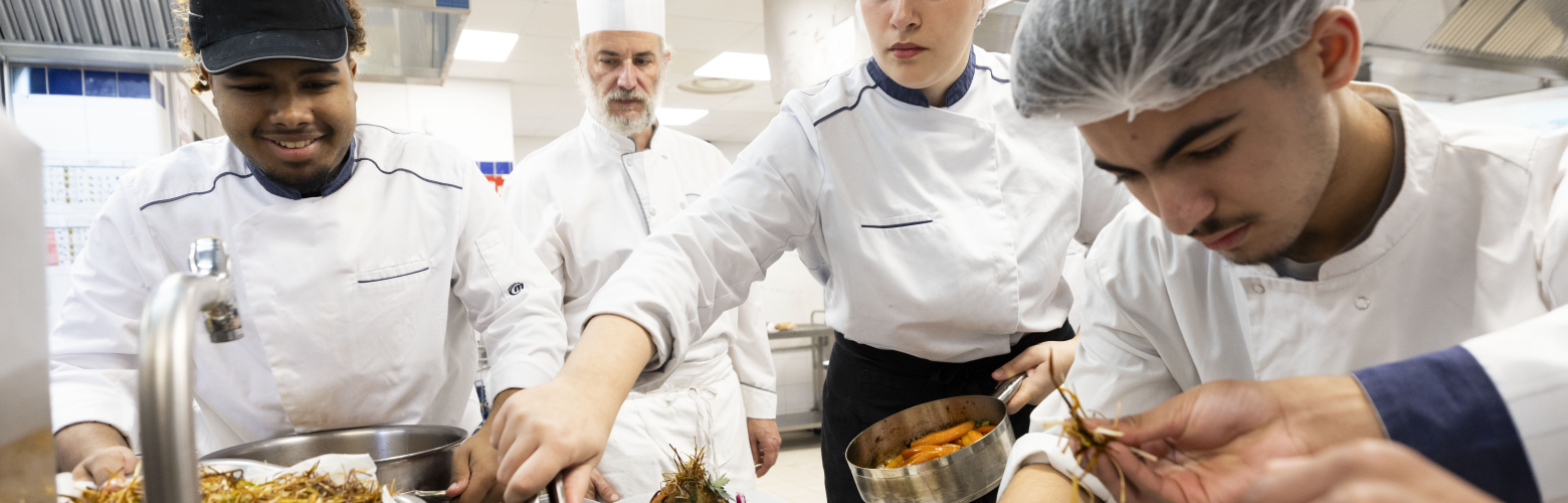 Apprentis cuisiniers CMA Formation Cergy