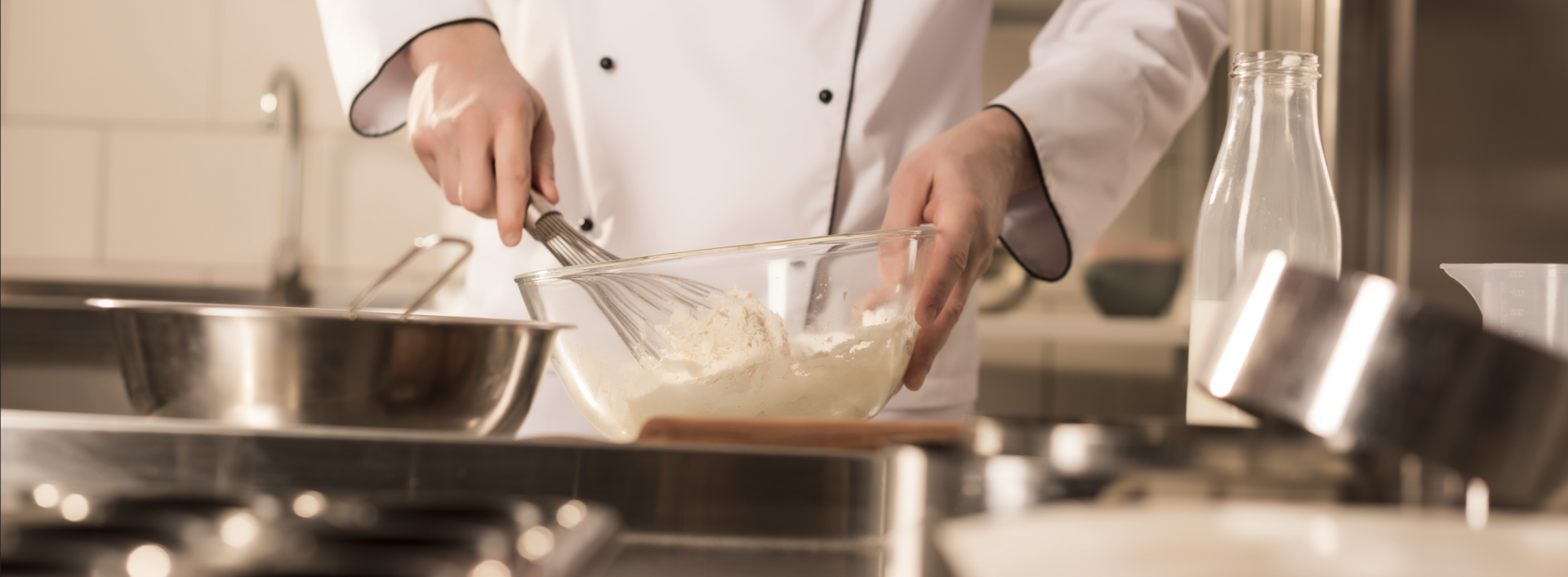 Pâtissier prépare une pâte