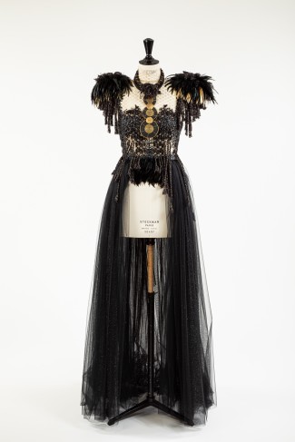Robe haute couture noire dentelle et plumes