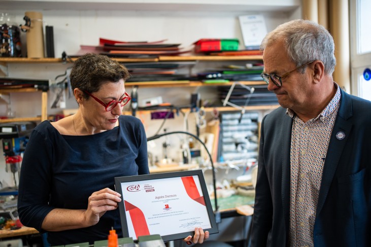 Remise du diplôme de maître artisan d'art à Agnès Darmon