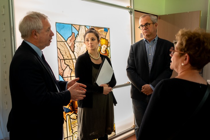 Discussion entre Emma Groult, Dominique Bavoil, maire de Saint-Rémy-lès-Chevreuse, Ronan Keraudren, Président CMA IDF Yvelines et Evelyne Cazautets, directrice territoriale