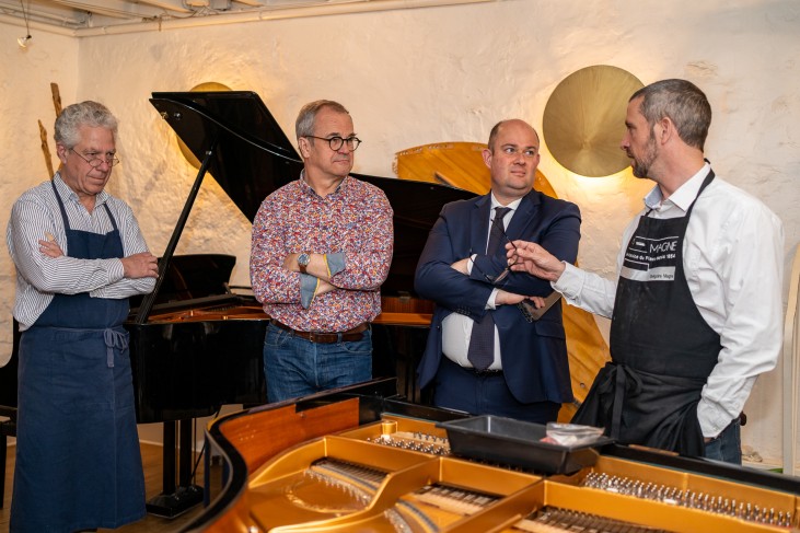 Visite du préfet des yvelines à l'atelier Maison Magne