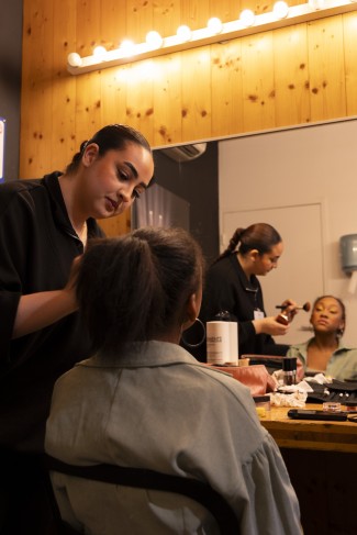 apprentie qui maquille