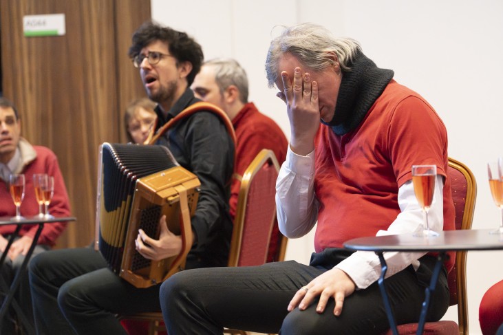 comédien(s) Théâtre Crystal -photo pendant la représentation