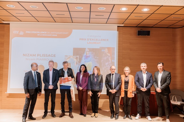 Tous les institutionnels avec Nizam PIARROUX lors de sa remise de prix