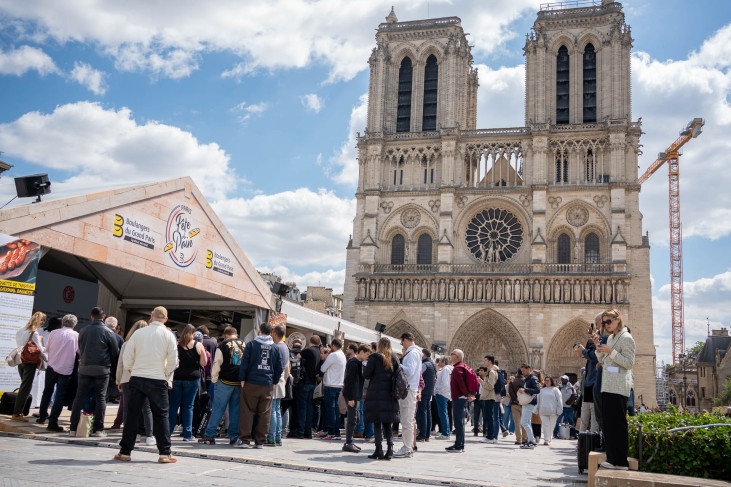 le parvis de notre-dame