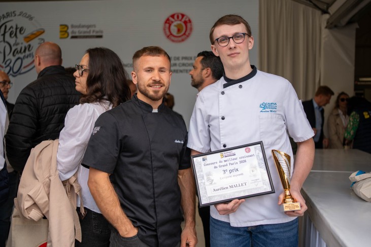 Aurélien Mallet,  apprenti lauréat 3ème meilleur croissant grand paris, et Mathieu Matos, enseignant CMA