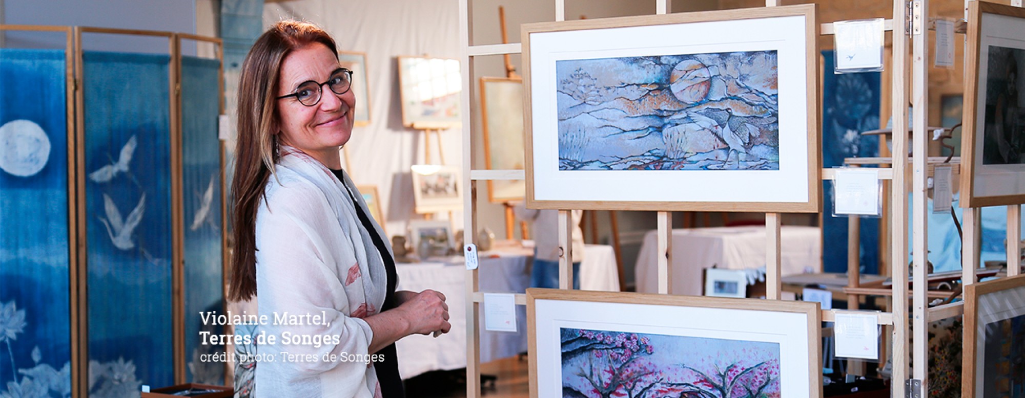 Photo de Violaine Martel, fondatrice de Terres de Songes, au salon des artistes et des artisans d'art de Montesson