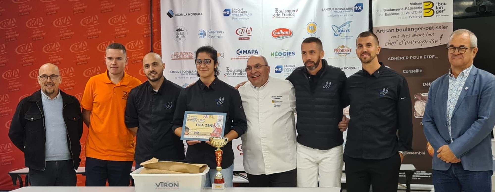 Photo de groupe des lauréats 2025