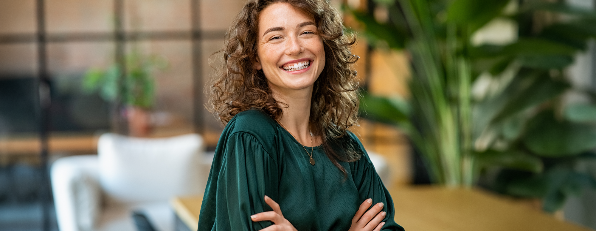 Jeune femme souriante