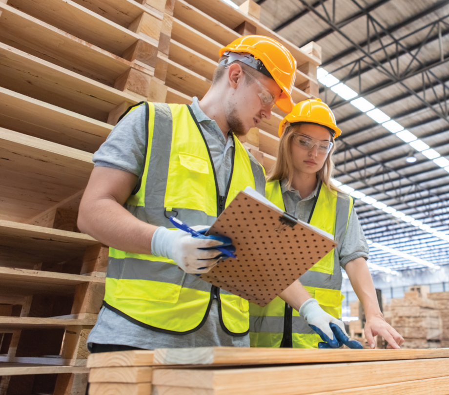 Maitre d'apprentissage en BTP avec son apprentie
