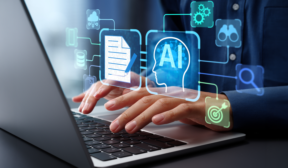 Homme sur son ordi utilisant l'Intelligence Artificielle