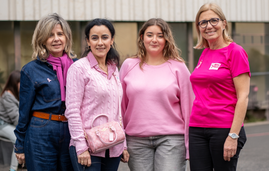 Collègues de CMA IDF habillées en rose pour octobre rose