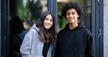 Deux jeunes étudiants