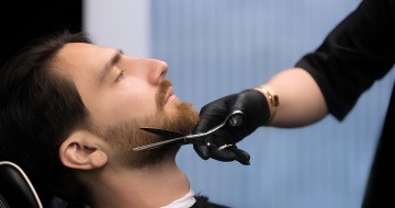 Artisan Barbier en pleine taille de barbe
