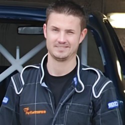 Deux anciens élèves de l'IMA Villiers-le-Bel lancent leur entreprise de mécanique automobile