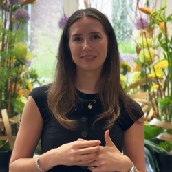Floriane, apprentie BP Fleuriste